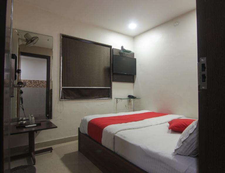 Hotel Confirm Inn Kota Кота Экстерьер фото